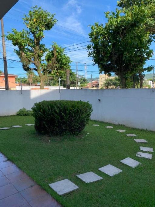 Apartamento 2 Quartos A 5 Minutos A Pe Da Praia Da Enseada Гуаружа Екстериор снимка