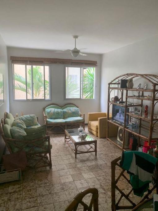 Apartamento 2 Quartos A 5 Minutos A Pe Da Praia Da Enseada Гуаружа Екстериор снимка