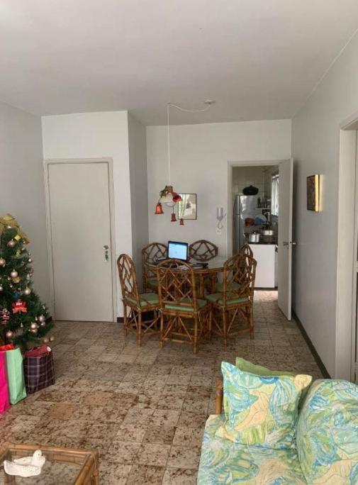 Apartamento 2 Quartos A 5 Minutos A Pe Da Praia Da Enseada Гуаружа Екстериор снимка